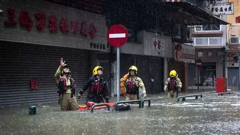 Nearly Two Million Flee as Powerful Typhoon Slams Into China